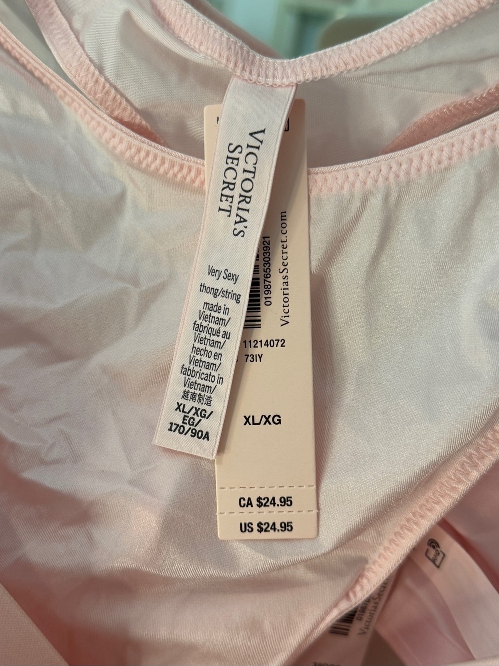 NWT Limited Edition Victoria's Secret Fashion Show 2026 set - Picture 3 of 4